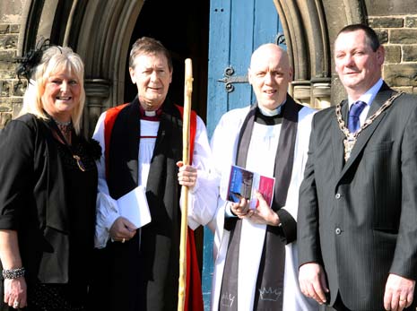 (l-r) Susan Wright, (wife of NEDDC Council Chair Cllr Brian Wright), The Lord Bishop of Derby, Rt Rev Dr Alastair Redfern, Vicar of St Bartholomew' Church, Rev Jonathan Brook and Cllr Brian Wright