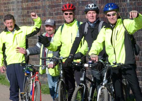 Dave said, We had a really wonderful day, though it was hard going towards the end on the grass towpath. The canal is really beautiful and I recommend anyone to walk or cycle along it.