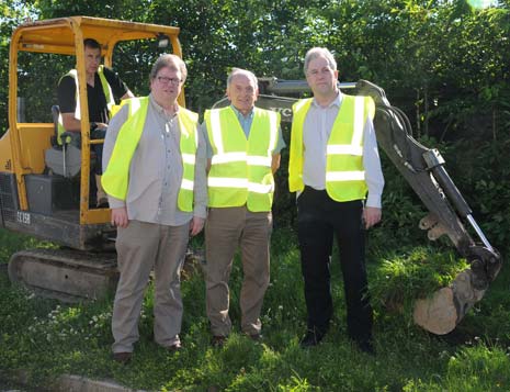 The first sod of grass was dug at 8.30am on Tuesday 10th June to mark the start of work on the £35,000 Chesterfield FC Memorial Garden.