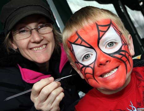 Shoppers Roll Up For Circus Themed Markets In North East Derbyshire