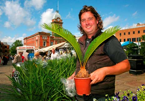 whether it's your fruit and veg or a new wardrobe of clothes, antiques and jewellery or children's toys - it's all available at Chesterfield's outdoor and indoor markets.