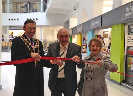 At 9am this morning, Leader of Chesterfield Borough Council John Burrows, and the Mayor and Mayoress of Chesterfield - Cllr Paul Stone and Barbara Wallace, cut the ribbon to signify the Hall was open for trade and the first shopper through the doors