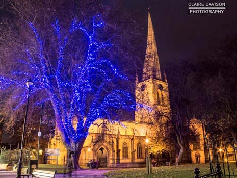 Thousands filled New Square this evening to see Chesterfield transformed into a Winter Wonderland, complete with snow.