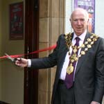 The Mayor 'Cheers' On Local Business when he opened the new Garderners Arms on Glumangate this weekend