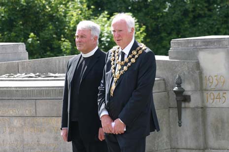 The Mayor and Canon Michael Knihgt addressed the crowd and offered a prayer