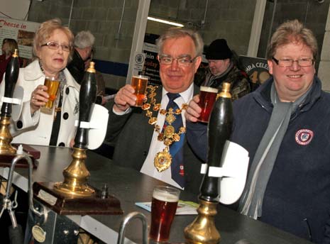 The 2011 Beer2net festival was opened by Mayor Keith Morgan and Mayoress Pat Morgan, above with organiser Phil Tooley.