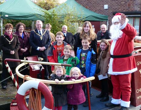 There will be trips running all day every Saturday and Sunday from 24th November to 23rd December. They leave from Tapton Lock in Chesterfield