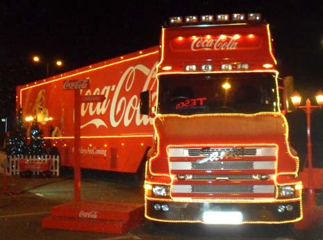 The 'holidays' came early to Chesterfield as the iconic Coca Cola truck stopped off at Tesco Extra on Lockoford Lane today.