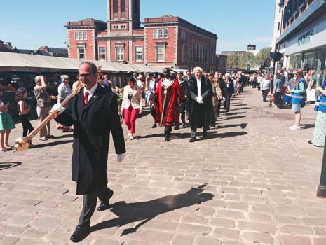 Hundreds of shoppers and wellwishers lined the procession route and watched Dignitaries, including MP Toby Perkins, The Leader of Derbyshire County Council, Cllr George Wharmby, Leader of the Council John Burrows and Chief Executive Huw Bowen, make the sunshine filled journey along Rose Hill and through the High Street.
