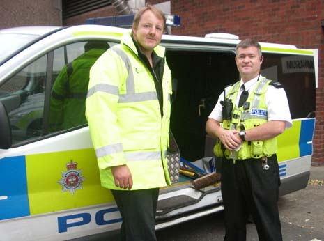 Toby Perkins MP Shadows PC Richard 'Alby' Illingworth on his 12 hour Friday-Saturday shift