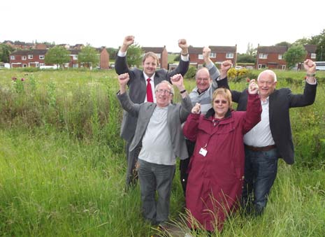 MP And Councillors Celebrate At Foolow Court