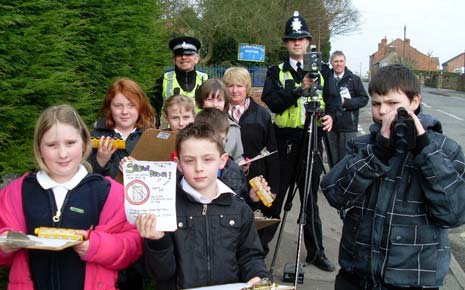 Pupils from Stonebroom Junior School help police monitor speeding