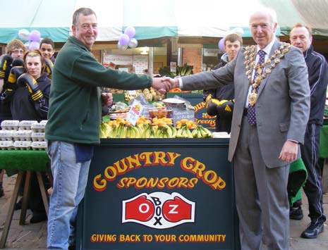 Country Crops new stall is unveiled by the Mayor, attended by Ozbox