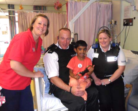 Police Visit Chesterfield Royal Hospital To Cheer Up Poorly Children