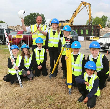 Construction work to replace North Wingfield Primary School got underway this week with the help of pupils and teachers from the old school on Blacks Lane.