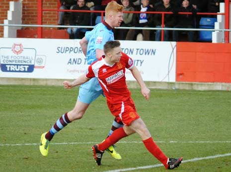 The ball reached Akinde on the half-way line and he quickly played substitute Tom Shaw through for his seventh goal of the season