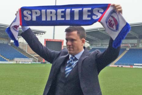 After being appointed as Chesterfield manager last week, Gary Caldwell told the media that he had settled in well.