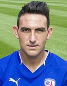 Gary Roberts has left Chesterfield to join Portsmouth after the two clubs agreed an undisclosed fee. 