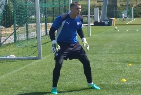 Chesterfield have moved to ease their goalkeeper shortage by signing Liverpool's Ryan Fulton on a season-long loan deal.