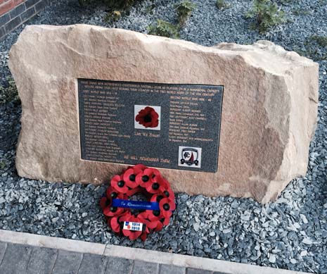 the Last Post was played by Adrian Wood, and a wreath laid by Club Historian, Stuart Basson and Ian Bowse from the Garden Fundraising Committee.