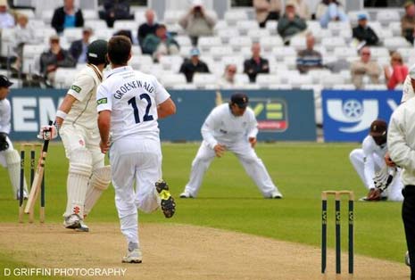  Tim Groenewald claimed his 200th career first-class wicket - but an unbeaten century from Michael Lumb frustrated the Derbyshire bowlers on another rain-affected day at Trent Bridge.