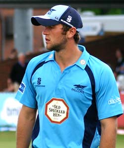 Ross  Whiteley earns a 3 year deal with Derbyshire CCC