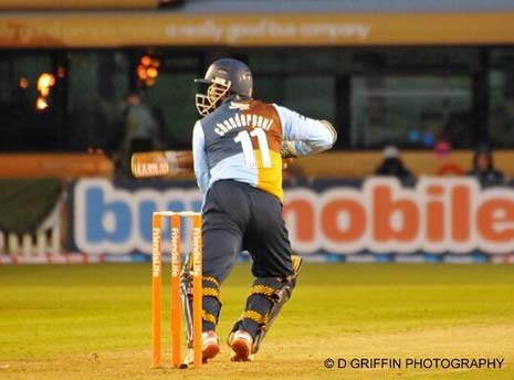 Derbyshire required 8 but Chanderpaul quickly saw it home to finish 87 not out and equal his best score in T20 cricket.