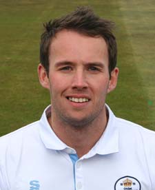 Tony Palladino made a welcome return with the ball for the Derbyshire attack, with a four wicket salvo against an experienced Somerset batting line-up and finished a rain affected day with 4-61, his best bowling of the season to date.