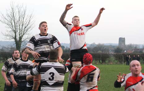 Further dominance at the lineout saw Alex Allen begin, as he would continue, by safely taking several lineout throws.