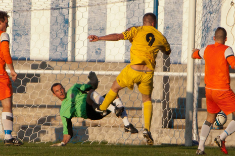 The rest of the half saw Staveley working hard as Belper pressed forward, Dan Tollerfield in the Staveley goal keeping his team in front with two decent saves.