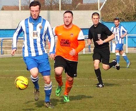 Another Scully / Flint, flicked header combination had Ben Higginson a bit more worried on 73 minutes but the Thackley keeper scrambled to his left and watched the ball wide.