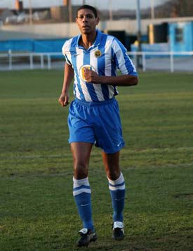 Christmas is a time to catch up with old friends and Staveley welcomed former Sheffield Wednesday and England midfielder, Carlton Palmer into their ranks, along with returning goalkeeper Tom Turner and midfielder Ben Leonard.