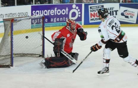 Rod Sarich scored the game winning goal 4 minutes into the final session after early strikes from Messrs: Limpright, Tait, Legue and former Devil Chris Frank.